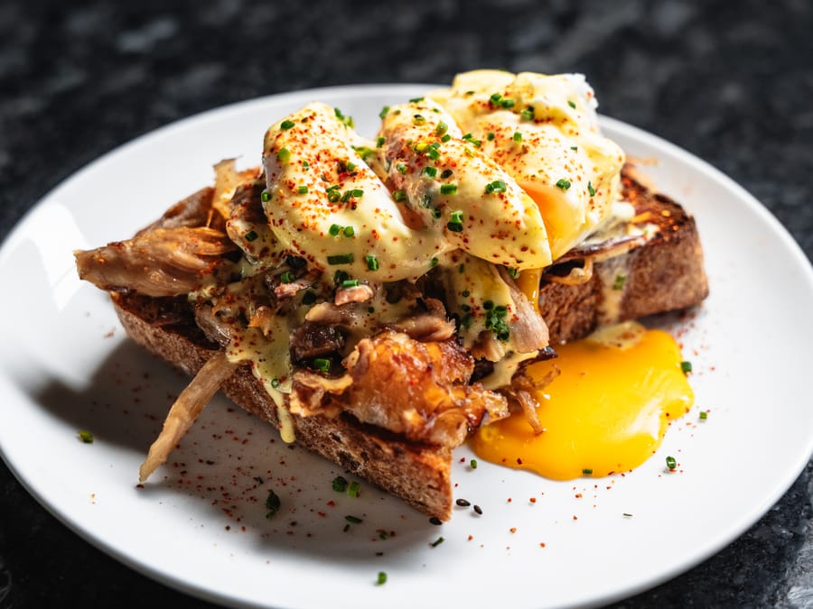 Hog Shoulder Benny at The Foundry Nagoa: pulled pork shoulder and poached eggs on toast with hollandaise and a runny yolk